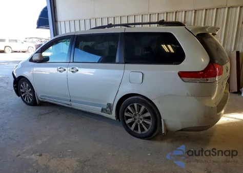2012 Toyota Sienna Xle z USA, uszkodzony, nr VIN 5TDYK3DC1CS210577